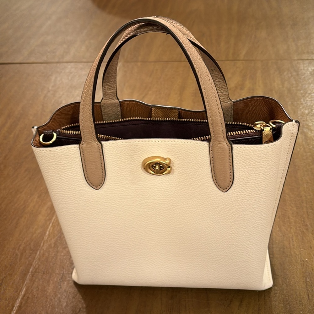 Coach Willow Tote Bag 24 IN Colorblok